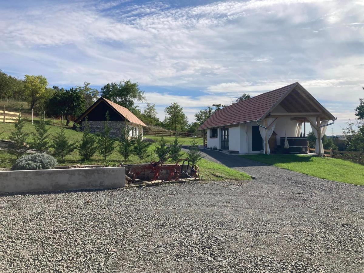Kishosszuret Vendeghaz Hotell Pécsvárad Eksteriør bilde